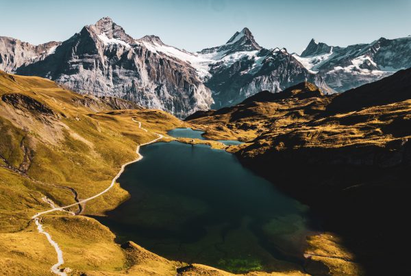 Berge und Seen in der Schweiz